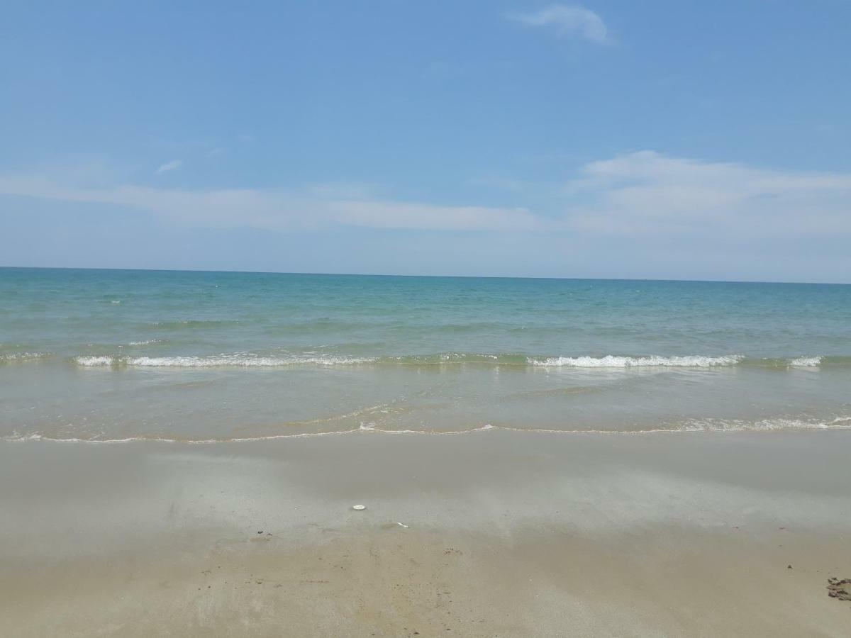 Mae Rampung Beach House คาราโอเกะและสระเด็ก Rayong Buitenkant foto