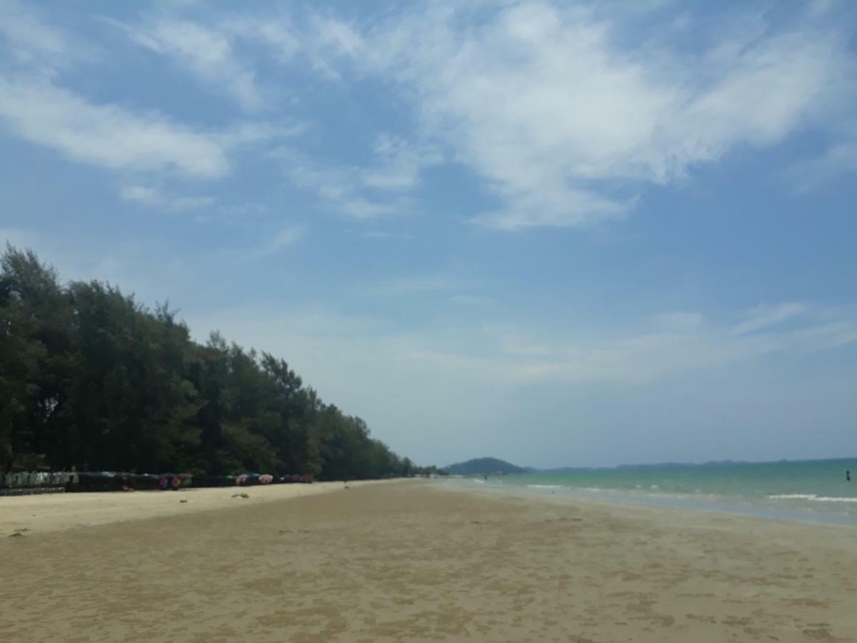 Mae Rampung Beach House คาราโอเกะและสระเด็ก Rayong Buitenkant foto
